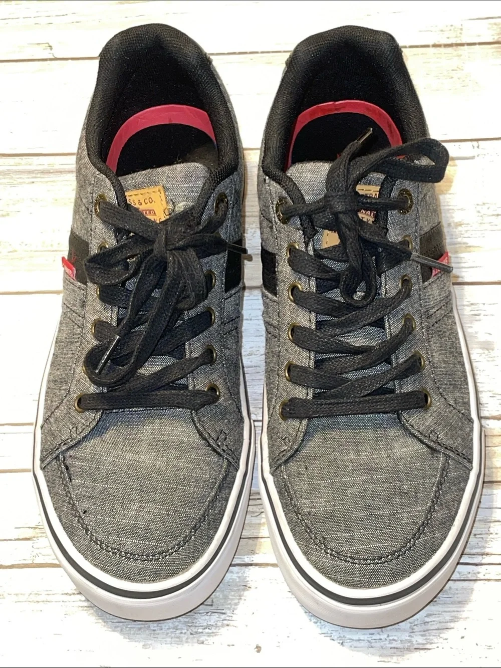 Levi's Men's Gray and Black Low-Top Canvas Sneakers